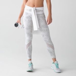 NWT Lululemon Inspire Tight II Palm Camo White